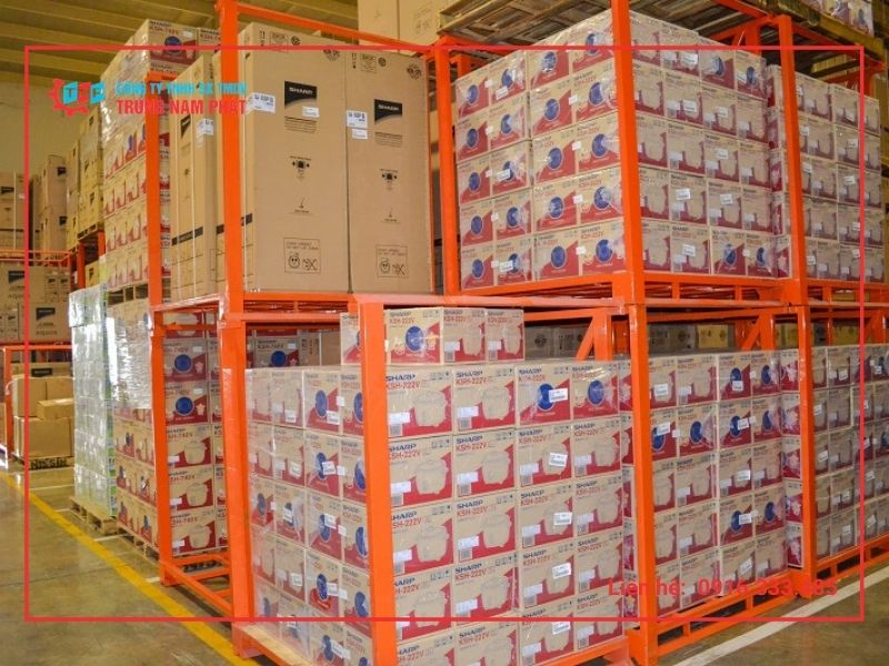 Pallet làm bằng thép